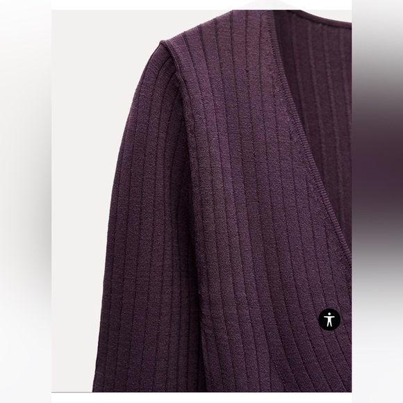 Dress. - Picture 4 of 4